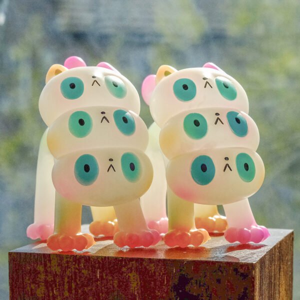 GID Three-headed Cat "Dahlia Neko" GID Three-headed Cat "Dahlia Neko"