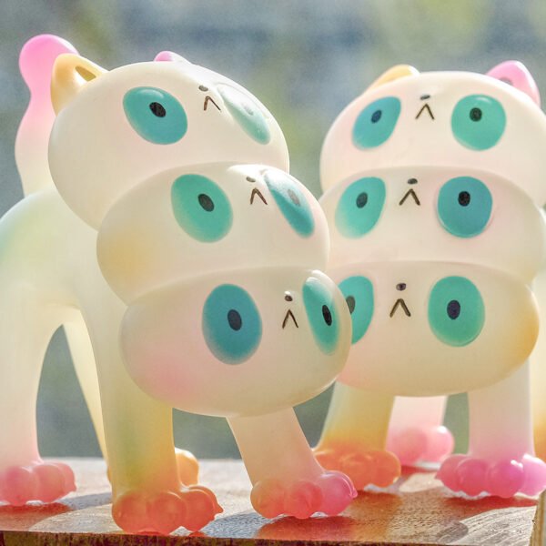 GID Three-headed Cat "Dahlia Neko" GID Three-headed Cat "Dahlia Neko"