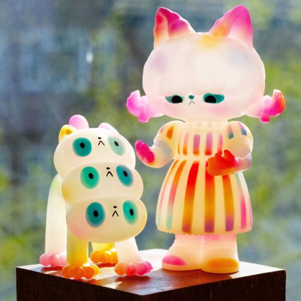 GID Pigtails Wendy and GID Three-headed Cat "Dahlia Neko" GID Pigtails Wendy