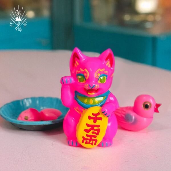 Showa Retro Lucky Cat